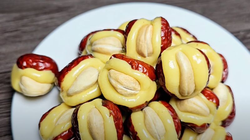 Món táo đỏ kẹp sữa lạc đà