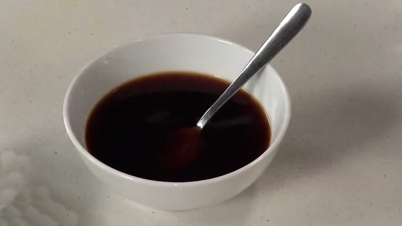 Làm nước kho cá