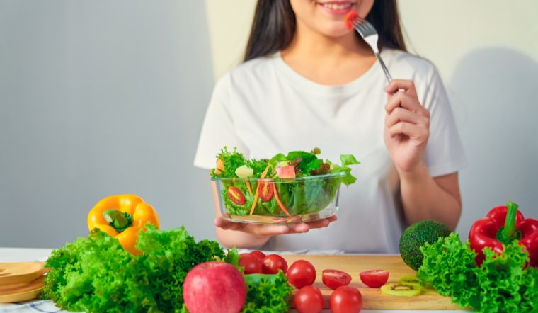 Đây là lí do vì sao người tiểu đường nên ăn rau đầu tiên