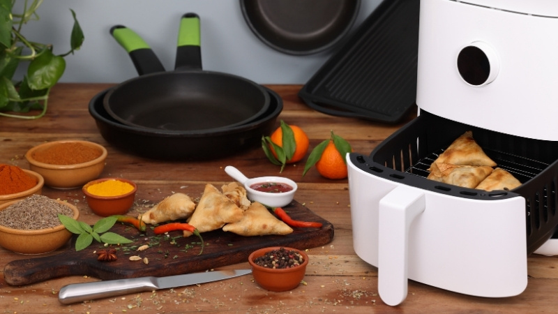Không mua nồi chiên không dầu có dung tích dưới 5L