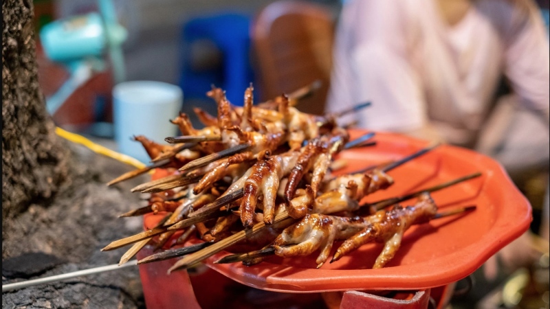 Chân gà nướng