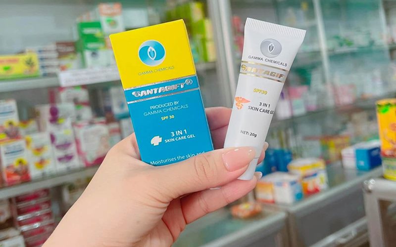 Về bao bì, thiết kế của gel trị mụn Gamma SANTAGIFT