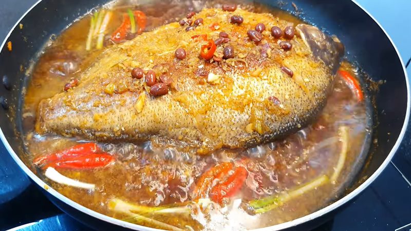 Thành phẩm cá chim kho tương hột