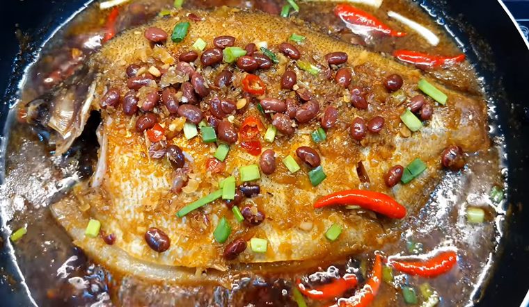 món cá chim kho tương hột