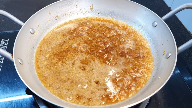 Làm sốt tương hột