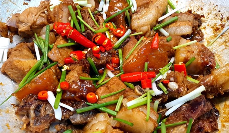 Thử làm thịt heo quay kho nước tương, ăn một lần là ghiền