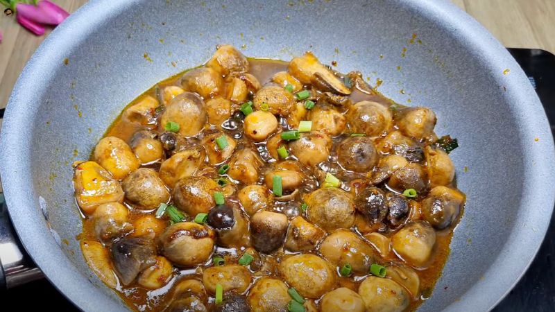 Thành phẩm nấm rơm kho nước tương