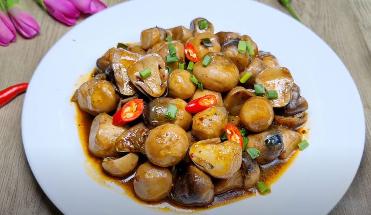 Cách làm nấm rơm kho nước tương cực đơn giản, đậm vị hao cơm