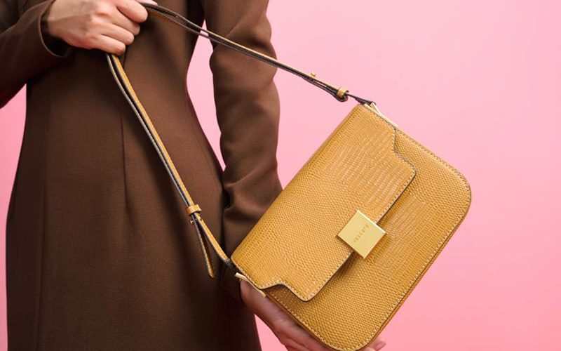 Túi đeo chéo là gì?