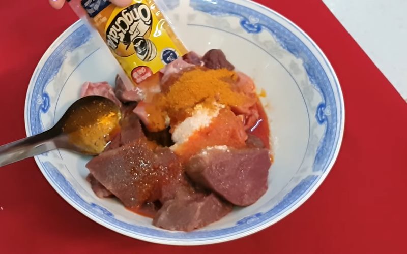 Ướp thịt đà điểu