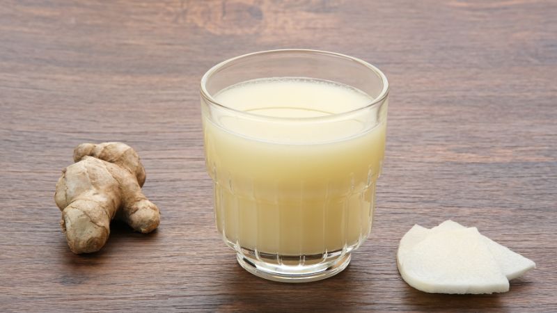 Uống nước ép gừng giúp kiểm soát cân nặng