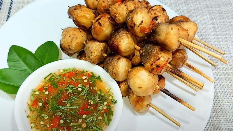 Thưởng thức nấm rơm nướng muối ớt Thưởng thức nấm rơm nướng muối ớt