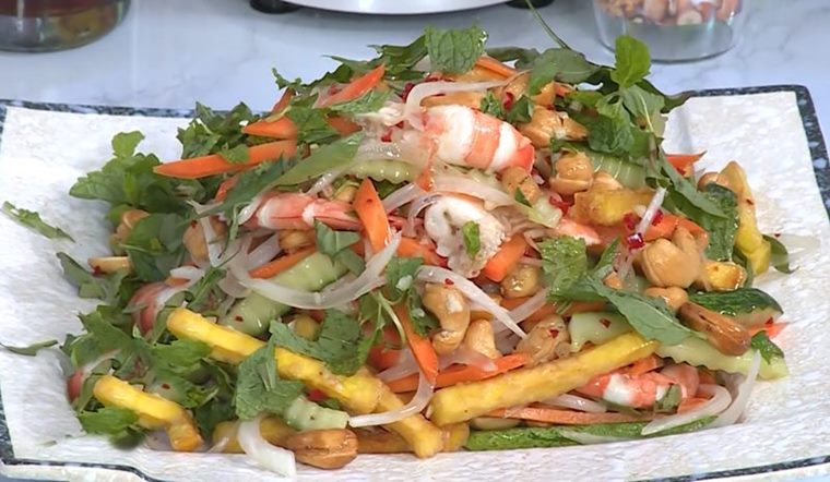Cách trộn gỏi hạt điều bùi béo, ăn siêu cuốn ngay tại nhà