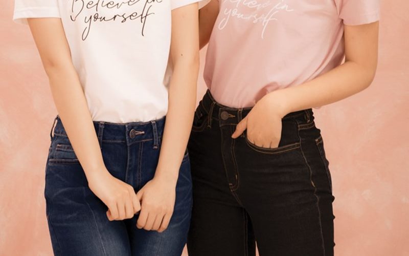 Áo thun ôm body + Quần jeans