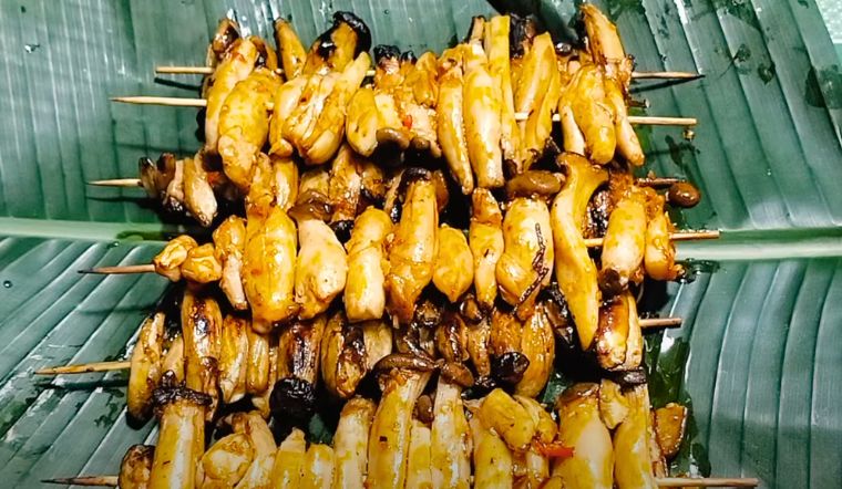 Cách làm nấm đùi gà nướng xiên que kiểu mới ngon tuyệt