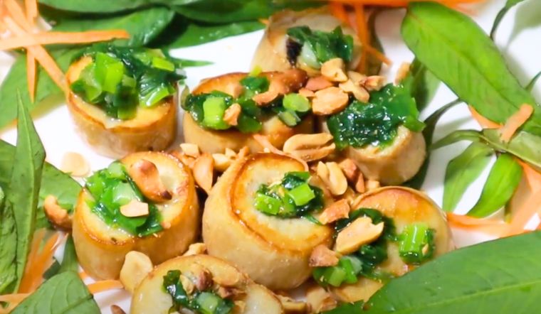 Làm nấm đùi gà nướng mỡ hành siêu hấp dẫn cho ngày ăn chay