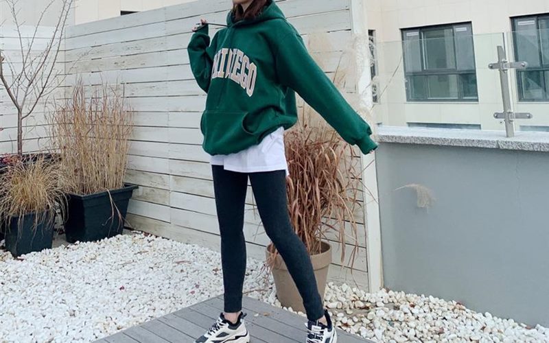 Áo khoác nỉ + Quần legging