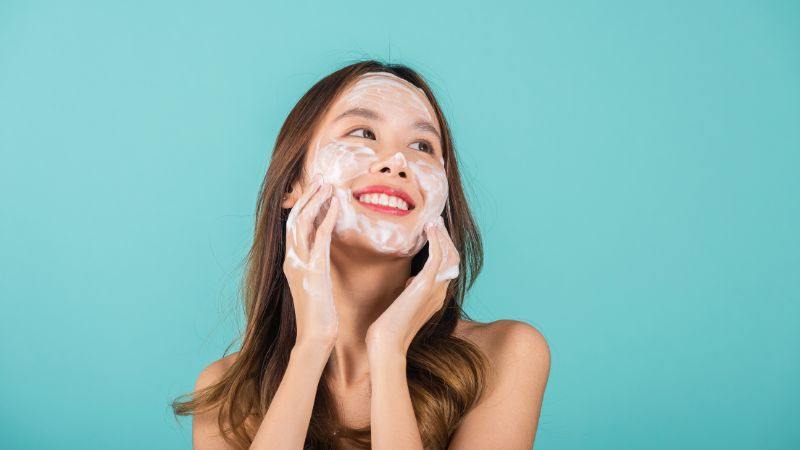 Tránh xa sản phẩm có bọt quá nhiều, hương liệu nhân tạo hoặc chất tẩy mạnh Tránh xa sản phẩm có bọt quá nhiều, hương liệu nhân tạo hoặc chất tẩy mạnh