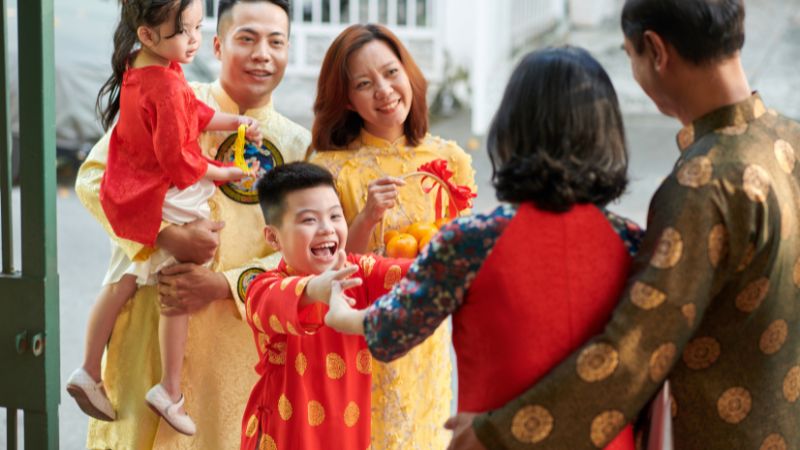 Những vần thơ dễ thương từ bé gửi đến gia đình trong ngày Tết Những vần thơ dễ thương từ bé gửi đến gia đình trong ngày Tết