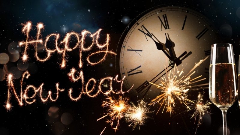 Câu chúc đêm giao thừa ý nghĩa nhất Tết Ất Tỵ 2025