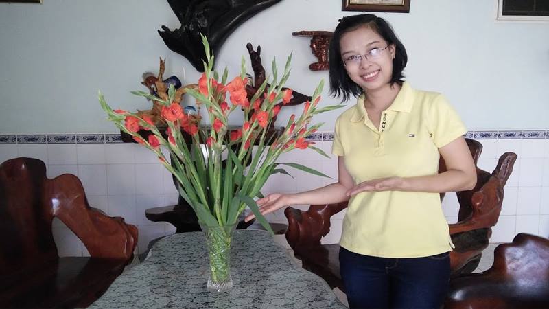 Cách cắm hoa lay ơn dáng quạt
