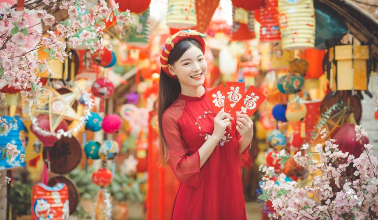 Tổng hợp 100+ STT, caption áo dài Tết hay, ấn tượng