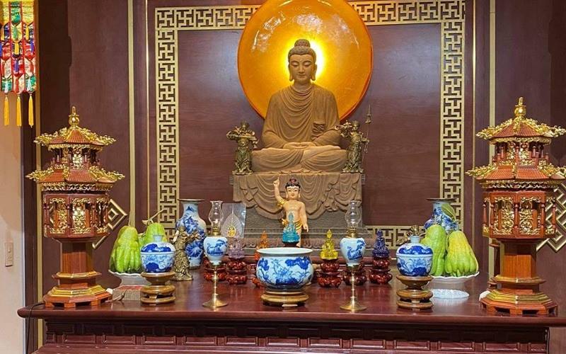 Cách bài trí bàn thờ Phật ngày Tết