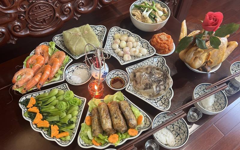 Cách bày trí mâm cúng giao thừa ngoài trời