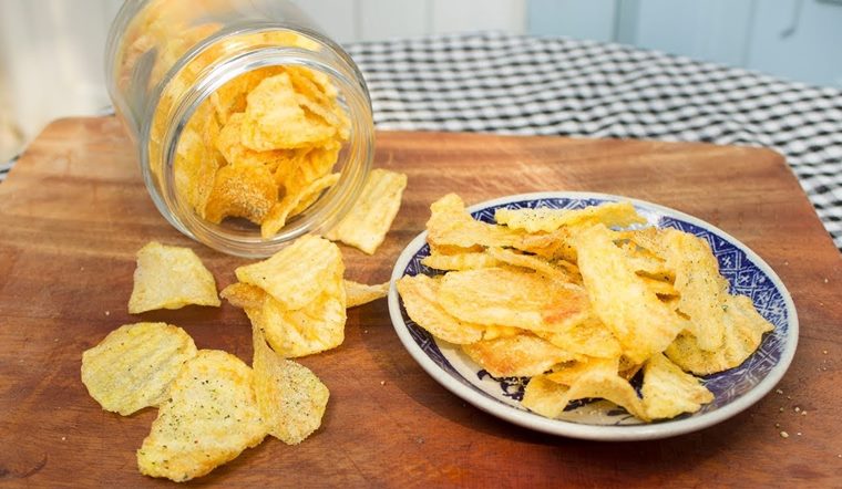 Bà bầu có ăn bim bim được không? Cần lưu ý điều gì?