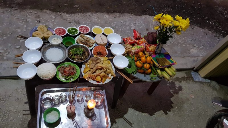 Có nên cúng giao thừa ngoài trời không?