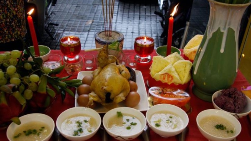 Hướng đặt bàn cúng giao thừa ngoài trời