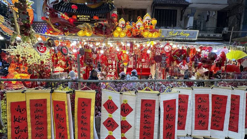 Hình ảnh chợ Tết Việt Nam