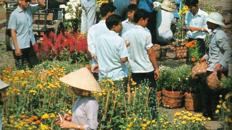 Khung cảnh tất bật ở chợ Tết