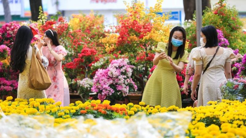 Chụp ảnh chợ Tết