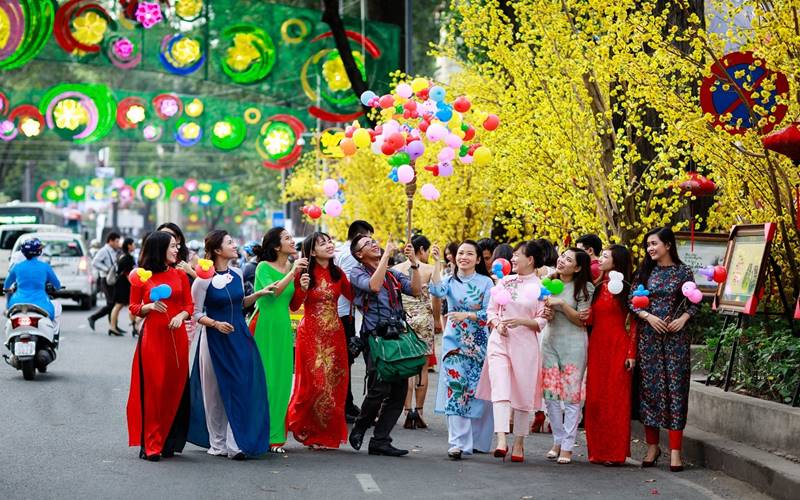 Tại sao mùng 5 Tết không được ra đường?