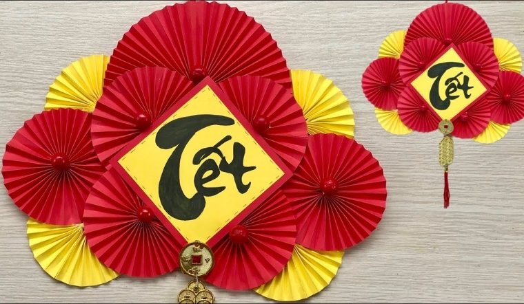 Cách gấp quạt giấy trang trí Tết đơn giản tại nhà