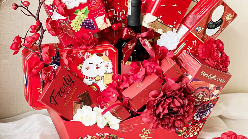 Một giỏ quà Tết bình dị, nhưng chứa đựng bao nhiêu yêu thương