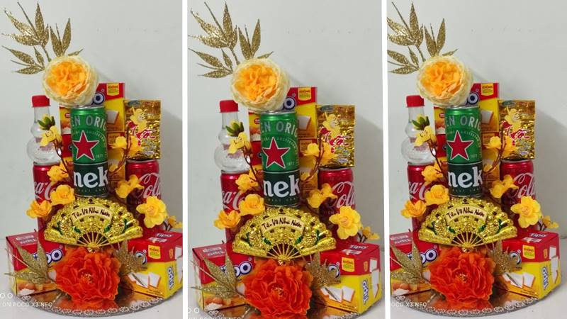 Tháp nước ngọt với hoa giả