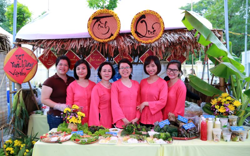 Ý nghĩa của việc trang trí gian hàng ẩm thực ngày Tết Ý nghĩa của việc trang trí gian hàng ẩm thực ngày Tết