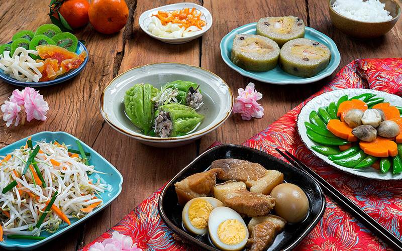 Mâm cơm cúng bàn thờ Tết miền Nam