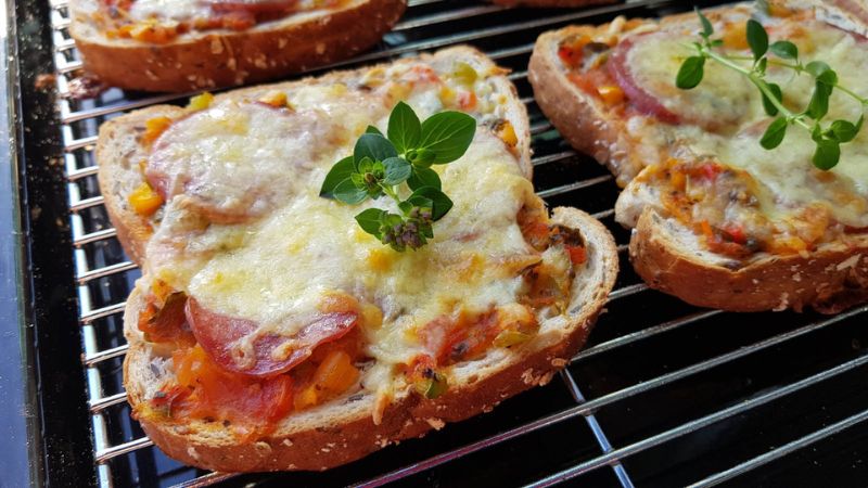 Pizza sandwich