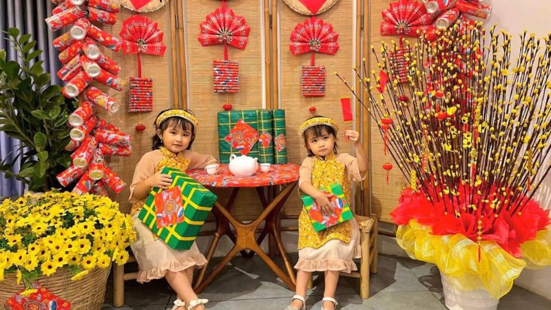 Trang trí Tết quán cafe bằng hoa tươi