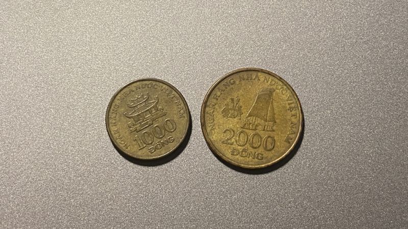 Một số vật phẩm làm từ kim loại