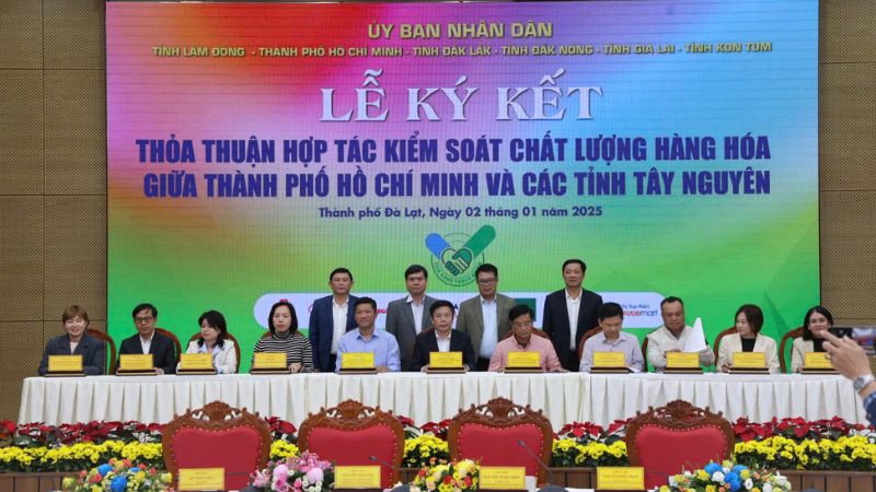 Lể ký kết thỏa thuận hợp tác kiểm soát chất lượng hàng hóa
