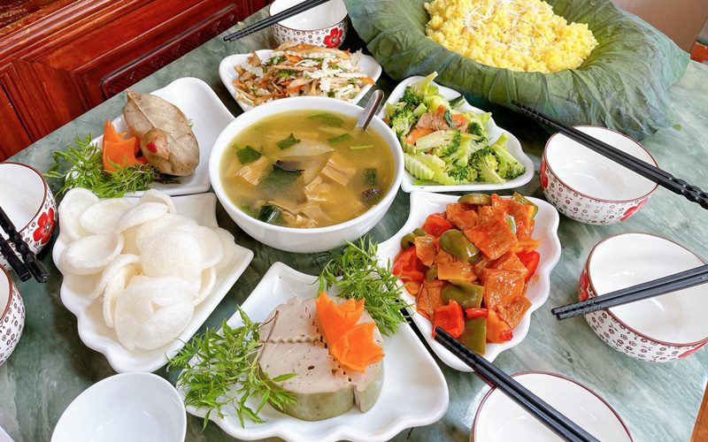 Các món ăn tại nhà hàng chay Loving Hut Các món ăn tại nhà hàng chay Loving Hut