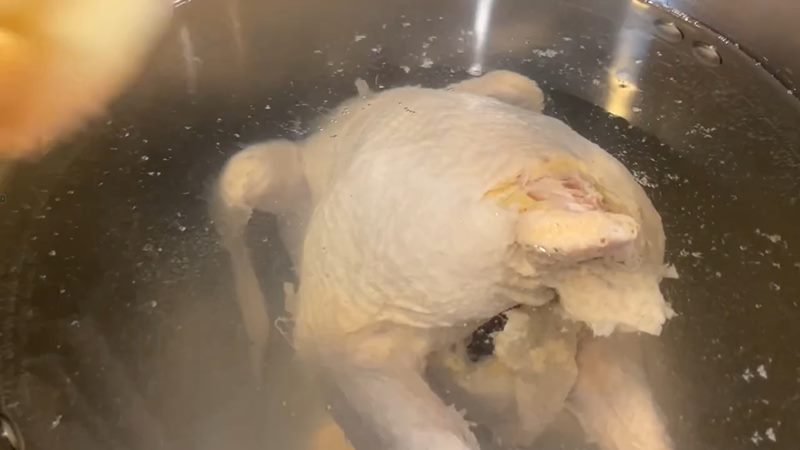 Hầm thịt gà lấy nước