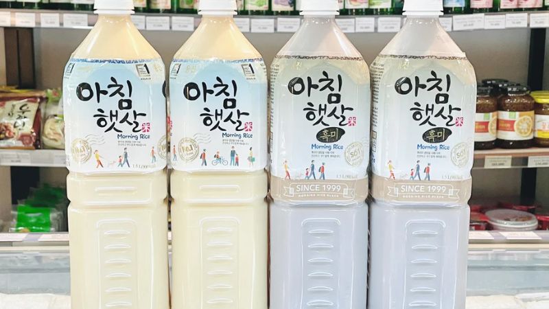 Thiết kế bao bì của nước gạo lứt đen Woongjin