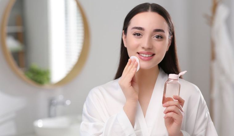Sự thật bất ngờ về việc tẩy trang và rửa mặt hàng ngày
