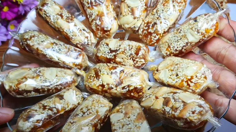 Thưởng thức kẹo khóm Thưởng thức kẹo khóm