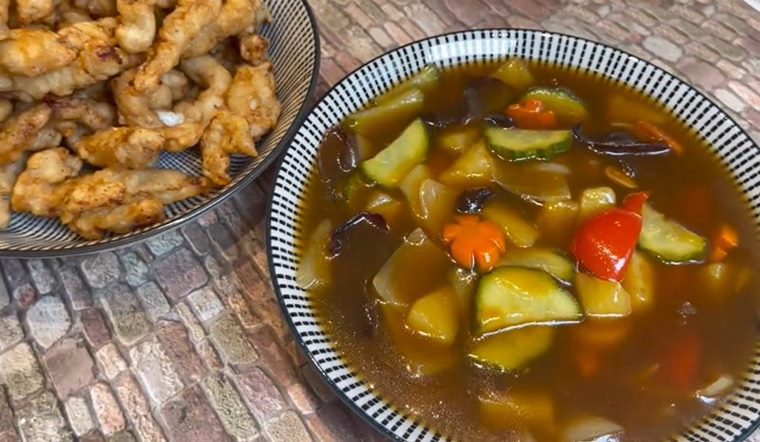 Cách làm thịt heo chiên giòn sốt chua ngọt kiểu Hàn chuẩn vị